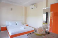 阿蘭雅度假村 Thung Makham Noi Beach附近的飯店