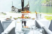 Gudvangen Fjordtell - breakfast