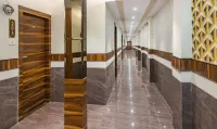Hotel Hometown - Near BKC