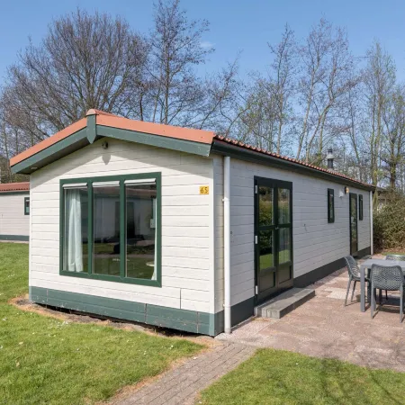 Restyled Chalet with Dishwasher, Near the Sea, on Texel