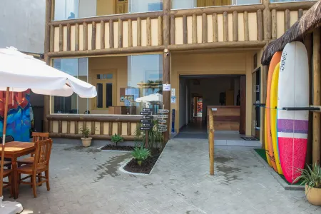 Longboard Paradise Surf Club