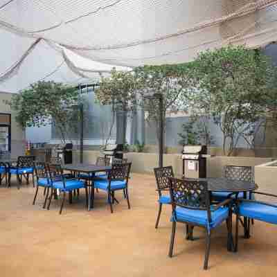 Stay Together Suites 1Bd1BA Apartment Dining/Meeting Rooms