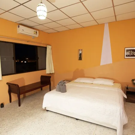 Holiday Phangan - Hostel & Bar