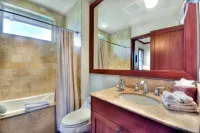 Luxury Beach Front Villa - Kolea