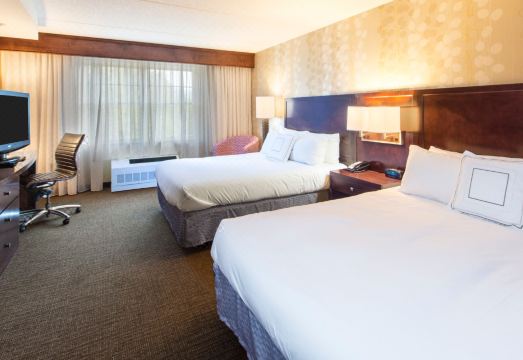 코트야드 수영장