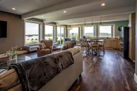 Big River Escape Grandview Manse Hotels in Minneiska