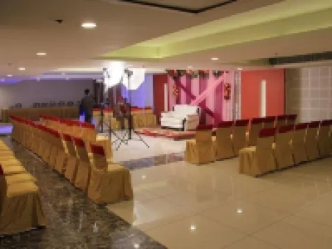 Hotel Opulence Hotels in Pathankot