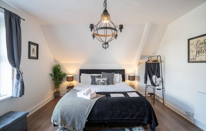 Phénix Central - Huge 3 Bed Apt.