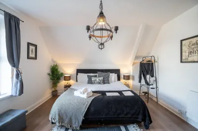 Phénix Central - Huge 3 Bed Apt. Hotels near Cardiff Bay