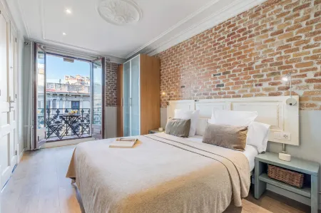 Fuster Apartments by Aspasios Отели рядом со станцией Sant Andreu Comtal - Railway Station