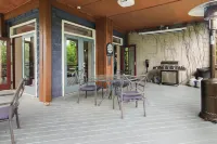 Stone Waters Inn