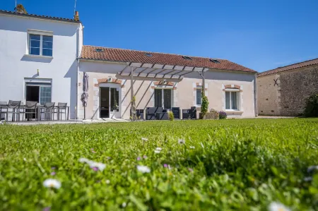 Les Cagouilles Отели в г. Сюржер