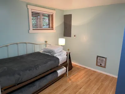 Olympic Hills six bed haven with hot tub and grill Hotels in Lake City