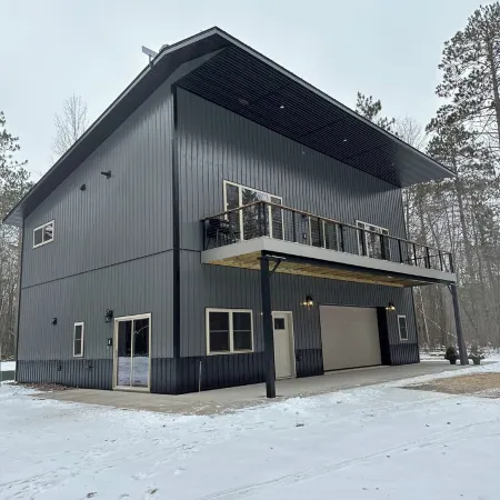 Big Chip Outdoors - 4 bedroom house with WiFi & AC in Heart of Chippewa Flowage