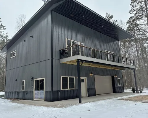 Big Chip Outdoors - 4 bedroom house with WiFi & AC in Heart of Chippewa Flowage Hotels in Hunter