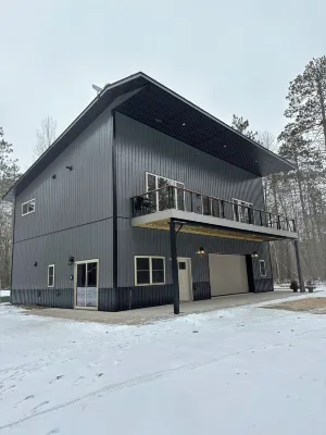 Big Chip Outdoors - 4 bedroom house with WiFi & AC in Heart of Chippewa Flowage Hotels in Hunter