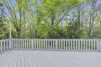 Tranquil retreat in Fairfax: your home away from home