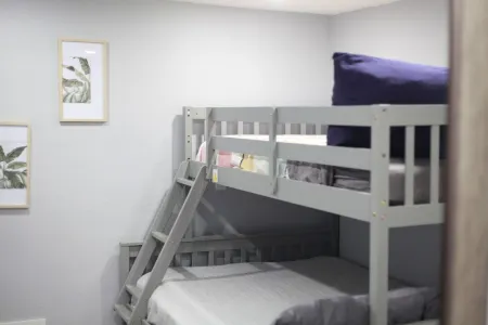 Close to Wisconsin Dells freshly renovated home in Baraboo! Отели рядом с достопримечательностью «Университет Висконсин в Барабу / Сок»