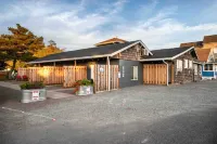 Beachfront Access and Kitchenette - Cozy Coastal Cottages Hotel di Rockaway Beach