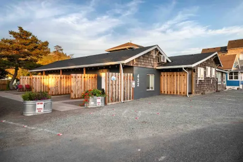 Beachfront Access and Kitchenette - Cozy Coastal Cottages Hotel a Rockaway Beach