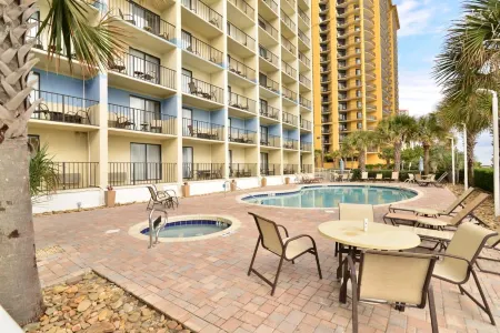 Stunning Ocean Views and Lazy River - Luxurious Coastal Escape Отели рядом с достопримечательностью «Мертл-Бич»