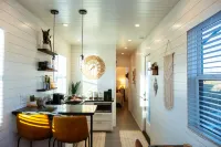 Somewhere in Texas Container Home Hotel di County Brewster