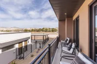 Stunning Golf Retreat with Spacious Patio - Luxurious Escape