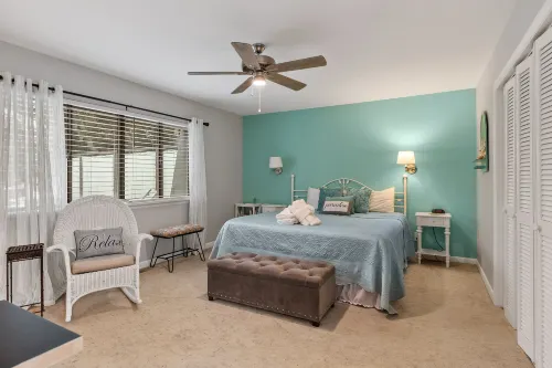 Private Rooftop Deck and Sparkling Pool - Beautiful Island Haven