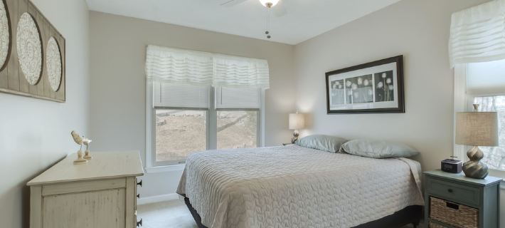 Our Lakeside Happy Place Hotels in Loudon County