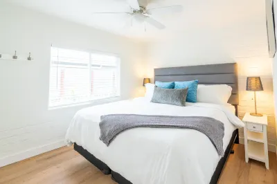 Rooftop Deck and Breathtaking Ocean Views - Sensational Haven Hotels near Annie's Canyon Trail