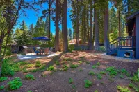Private Backyard with Gas Firepit and BBQ - Bright Tranquil Retreat