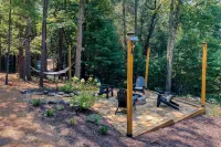 Dog-friendly cabin with covered porch, patio, firepit, fireplace, & grill