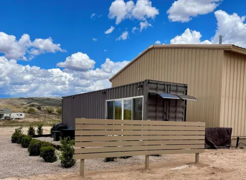 Pool, Hot Tub, King Bed, Views, Close to Sedona! Unique Shipping Container Home! Hotels in Cornville