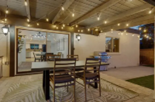 Heated Pool, Theater, Full Gym, Golf Course Access - Stunning Retreat