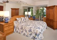 Ocean View Condo with Tropical Gardens and Pool Access - Elegant Oasis