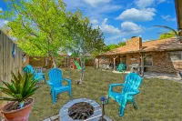 Kerrville Hidden Gem with Firepit and Grill - Great Location - 3-Star