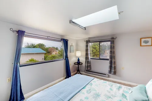Peaceful vacation beach home with plenty of space, both indoors and outdoors Hotels in Grayland