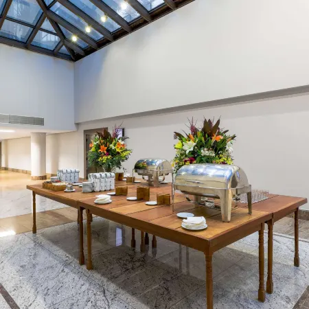 Wyndham Sao Paulo Ibirapuera Convention Plaza Hotel Отели рядом с достопримечательностью «Санту-Амару»