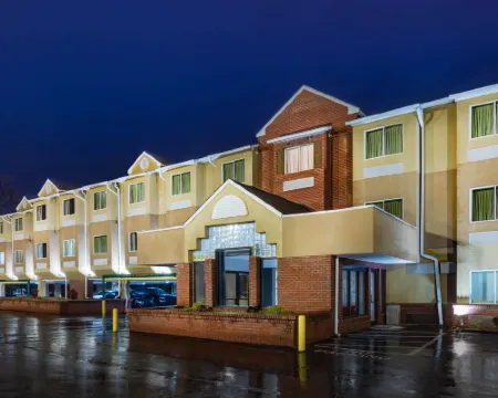 Microtel Inn & Suites by Wyndham Cornelius/Lake Norman Hotels in Cornelius
