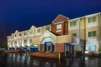 Microtel Inn & Suites by Wyndham Cornelius/Lake Norman Hotels in Davidson