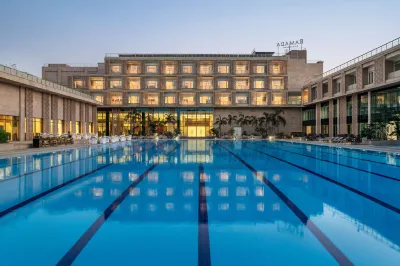 Ramada by Wyndham Ahmedabad Narendra Modi Stadium Motera Отели в г. Ахмадабад