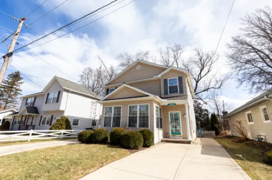 Spacious Home with Generous Backyard Space - Charming Beach Retreat