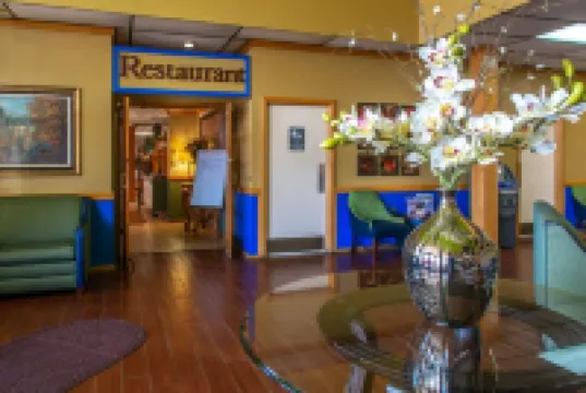 Days Inn by Wyndham Clinton