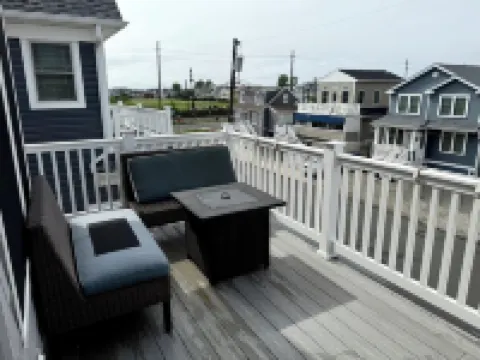 Seas the Moment - 1 Blk to Ortley Beach - Private Balcony & Patio - 6 Bed, 3 Br