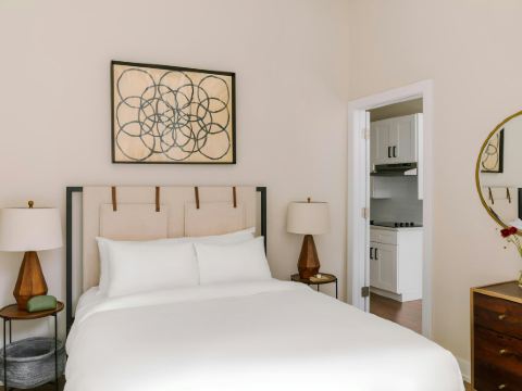 Sonder Jewelers Row Apartments Millenium Park