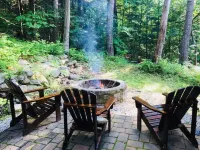 White Mountains sleeps 11 PET FRIENDLY with indoor/outdoor pools, hiking/biking