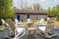 Relaxing Retreats- Hot Tub- fireplace-a/c-W/D