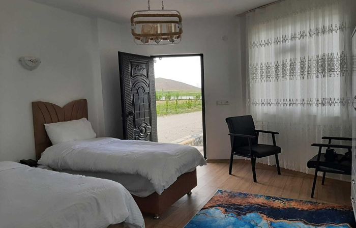 Parasut Village Hotel