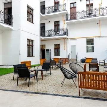 Palace Bulevard Inn Отели рядом с достопримечательностью «Центр города»