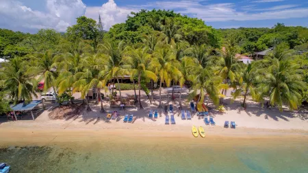 Posada Arco Iris, West End